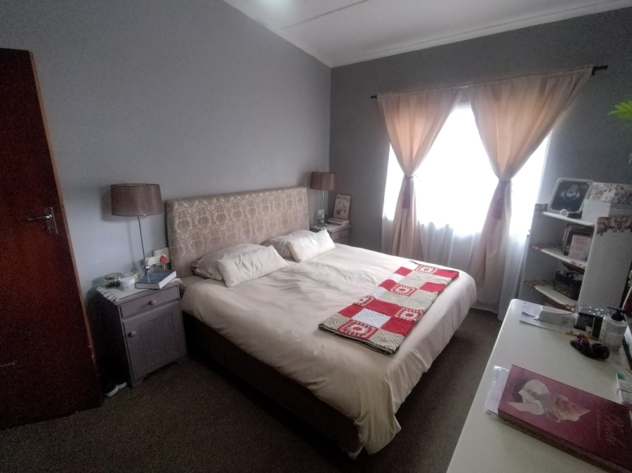 4 Bedroom Property for Sale in Humansdorp Eastern Cape